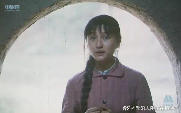 孔琳是特别好的演员，论演技水平，她应该与巩俐平起平坐，但稍微有点遗憾的是缺少一部