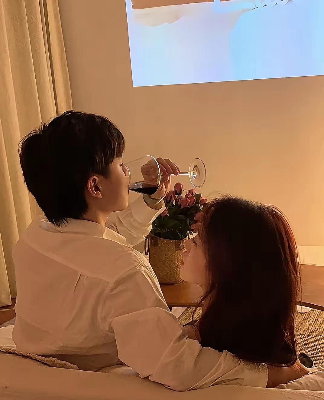 周末女儿女婿回家，我这心里却有点不是滋味——女婿一口一个“老婆”，喊得比吃饭还勤