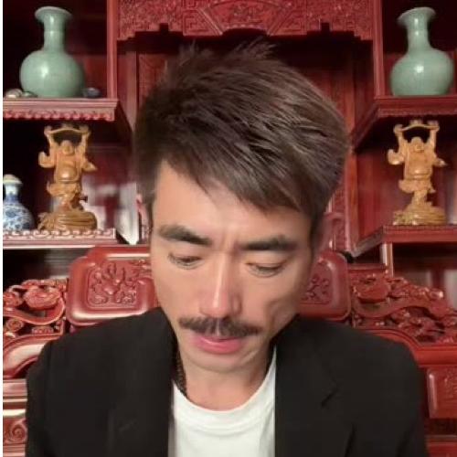 网红阿四在开直播时，一位黑粉用嘲讽的语气问他：“你压根儿就掏不出多少钱，天天这样