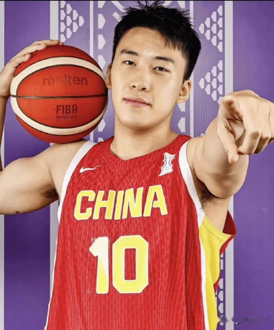 王俊杰未来在男篮的发展潜力如何[比心]说实话，王俊杰绝对是男篮锋线很值得期待的年