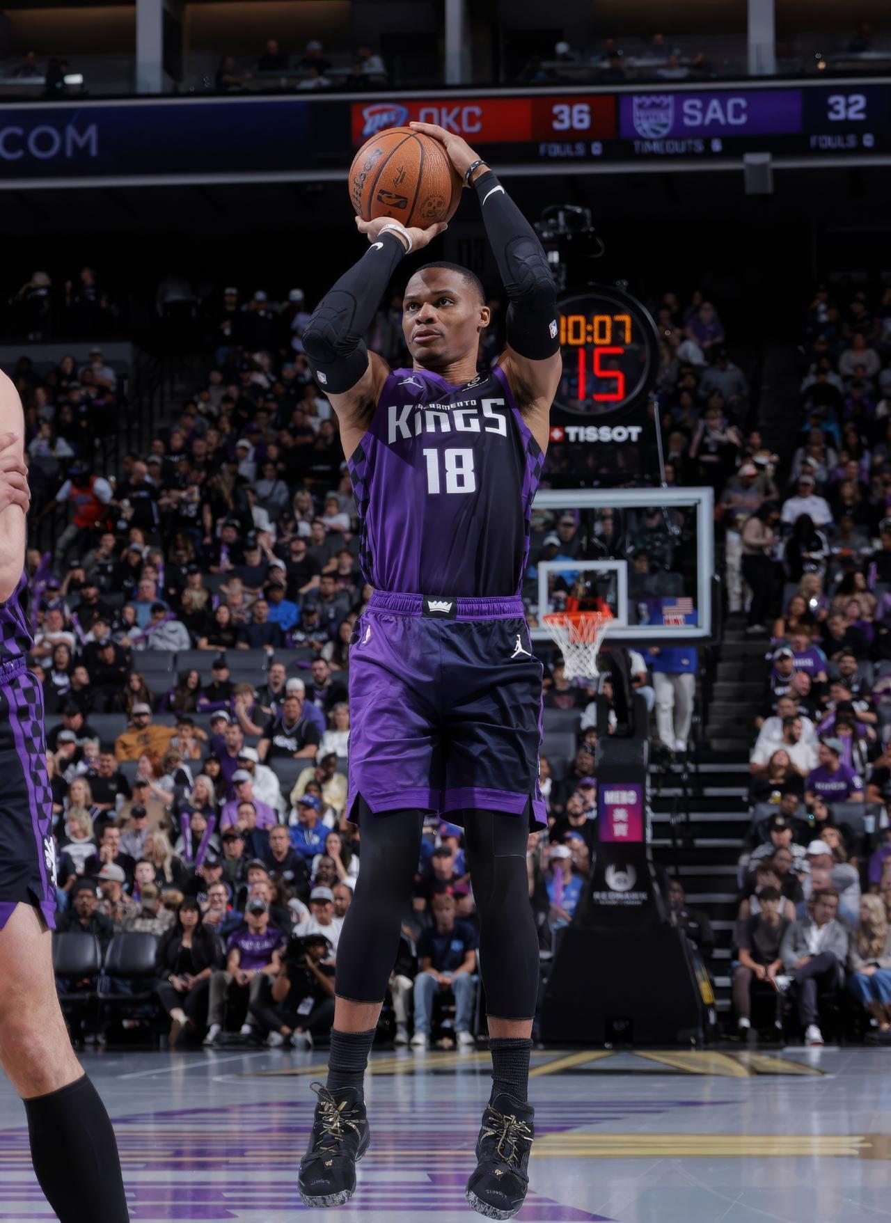 太丢人了[发怒]，国王108-122不敌掘金，让我彻底看清这2位球员！

1.威