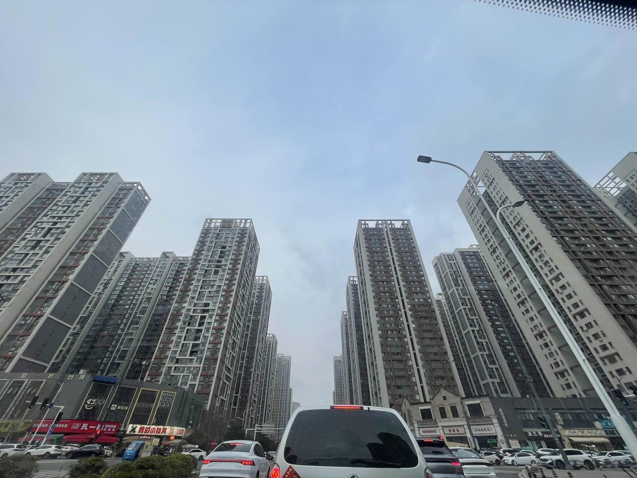 住在这里感觉好压抑