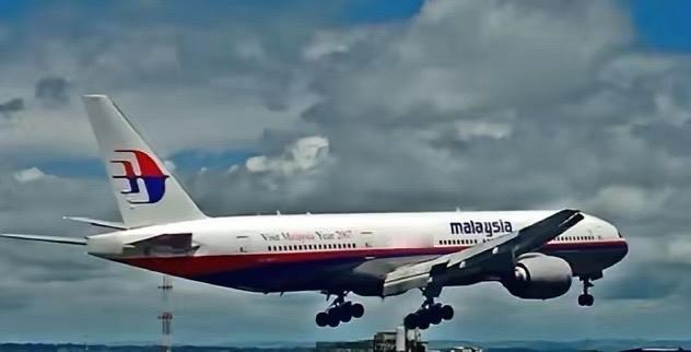 消失11年多的马航370今天突然爆出个炸锅消息，马来西亚刚官宣12月30号这架飞