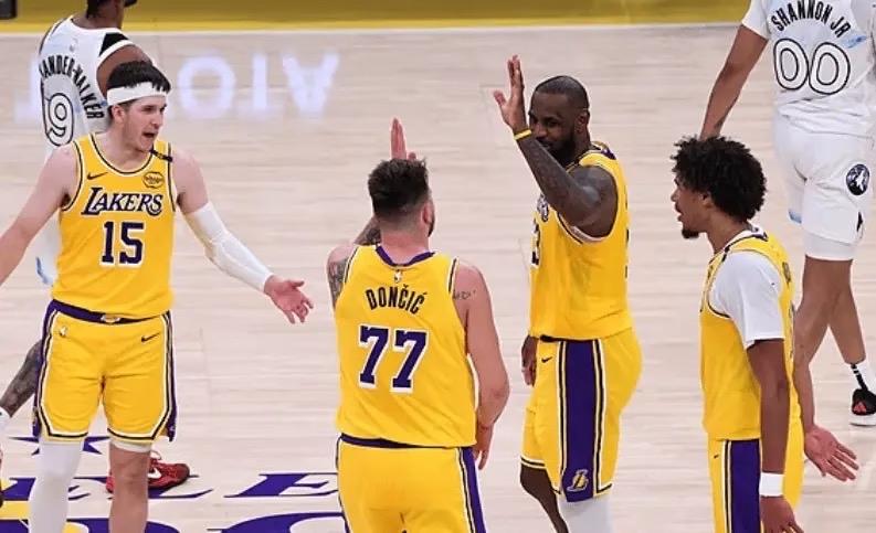 湖人手握两名前10球员 运作是否过于保守？
今日，ESPN公布了由150多名记者