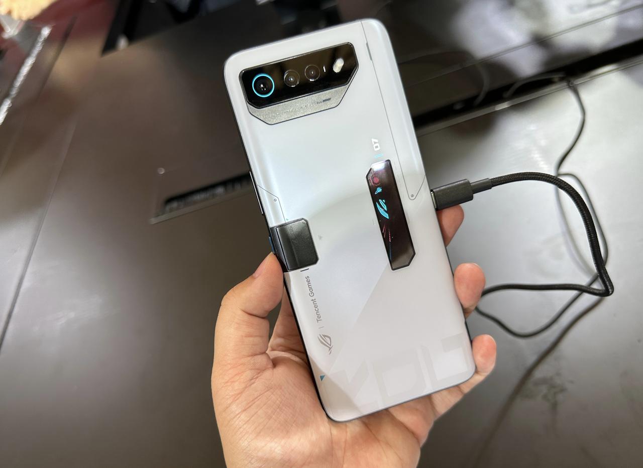 昨天华为Mate60 Pro突然上架开售，估计很多人被惊喜到了吧？随之到来的就是