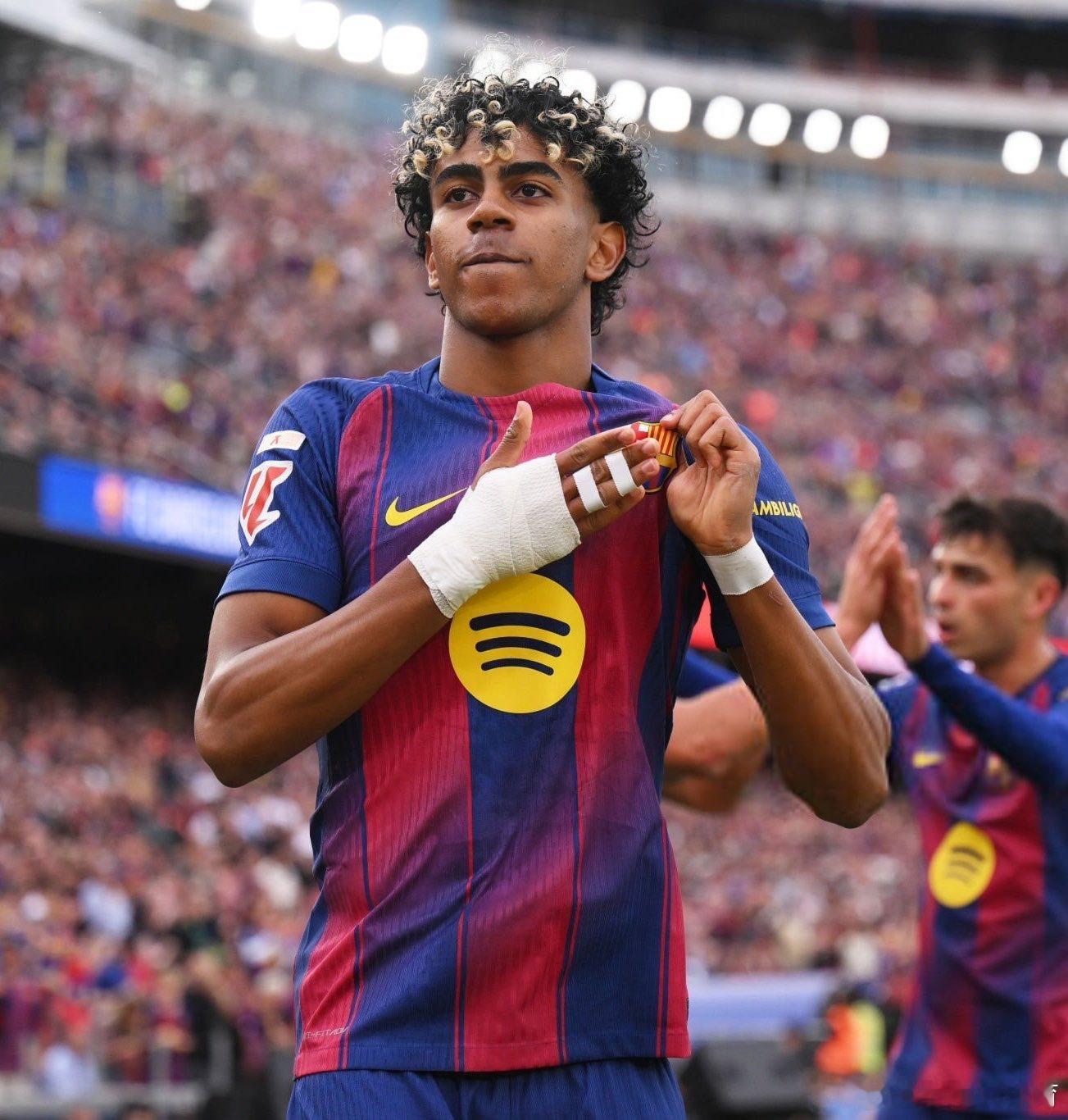 穆西亚拉表示喜欢亚马尔这种个人英雄主义，穆西亚拉: “我很喜欢巴塞罗那的拉明·亚