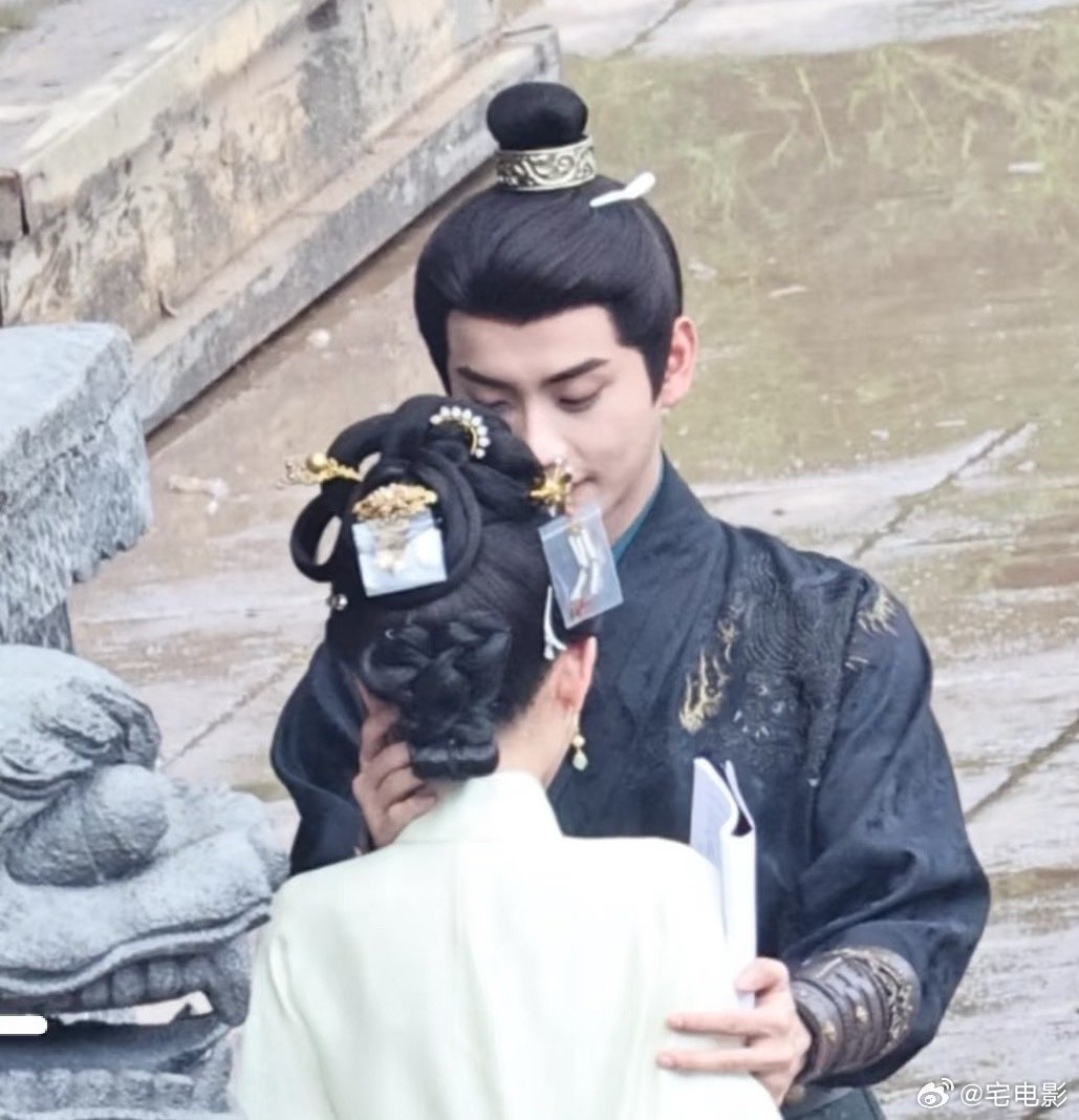 宋祖儿陈鑫海拥抱路透宋祖儿陈鑫海这波路透赢麻了！《表妹万福》一个拥抱，我已经开始
