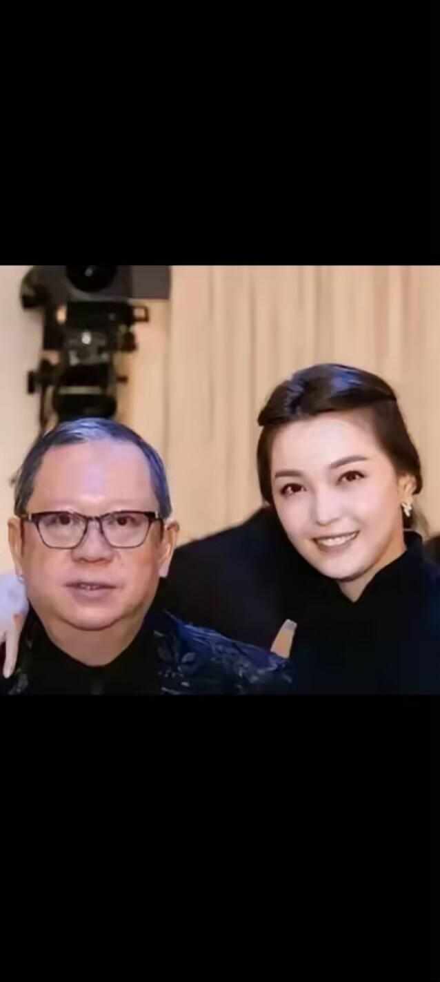 林建岳与林宝贤在一起，是相识的契机，情感的契合以及现实考量共同作用的结果，那么林
