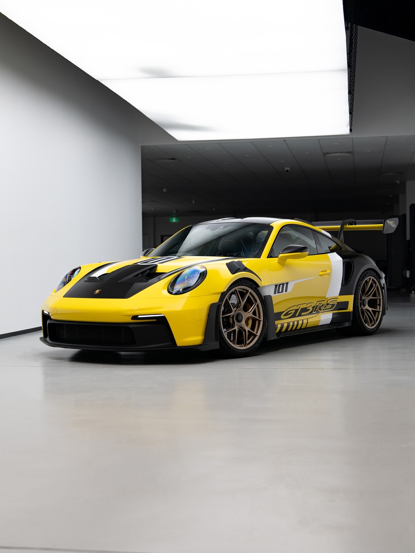 911 GT3 RS进店进行赛道保护处理...保时捷911car时尚老纪侃车豪车