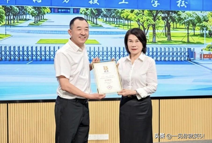 我有一种预感，

格力技工学校估计办不长久，

不是因为学校不行，相反的是董明珠