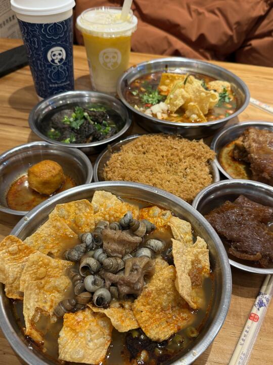 其实我更想吃敢怂拌粉🍜但螺蛳粉也能接受