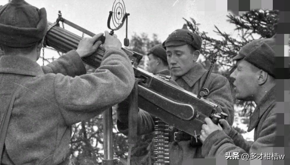 马克西姆机枪的水套里装有大约4升冷却水，那么这些冷却水可以保障马克西姆机枪发射多