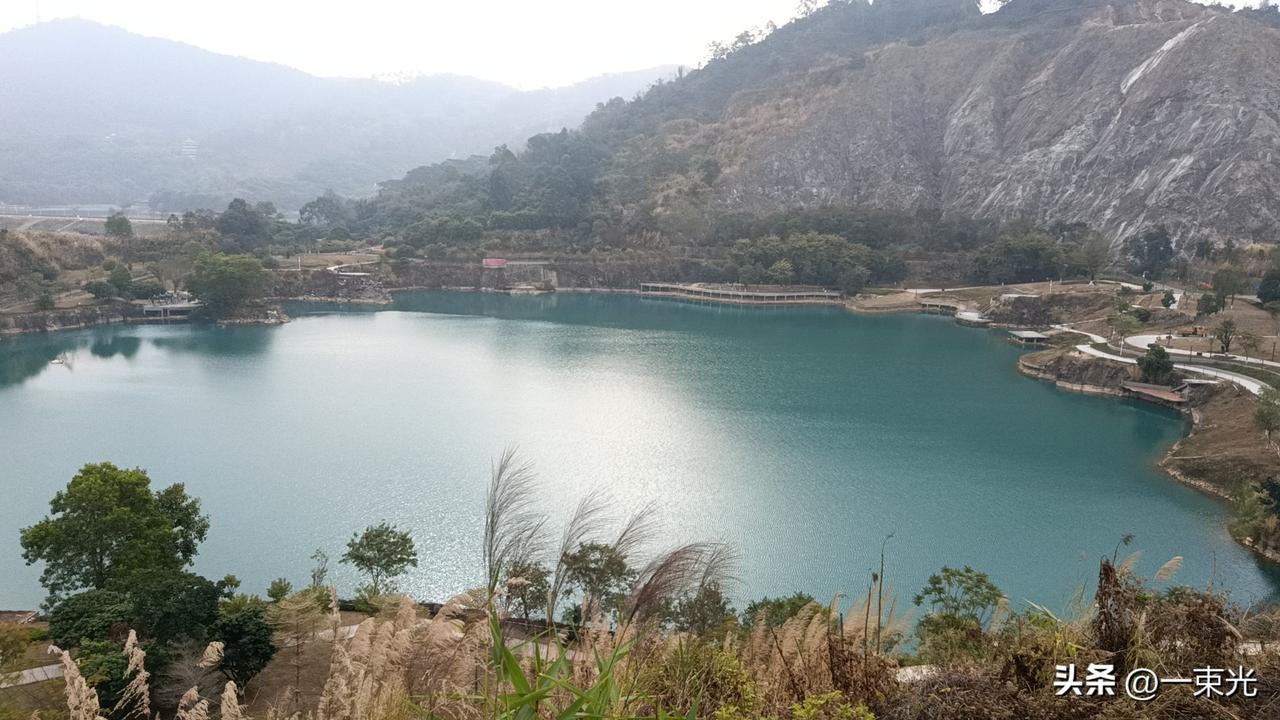 听他说戴手表的玄学，我赶紧把压箱底十几年的手表拿出来戴。

我已经有十几年没戴手