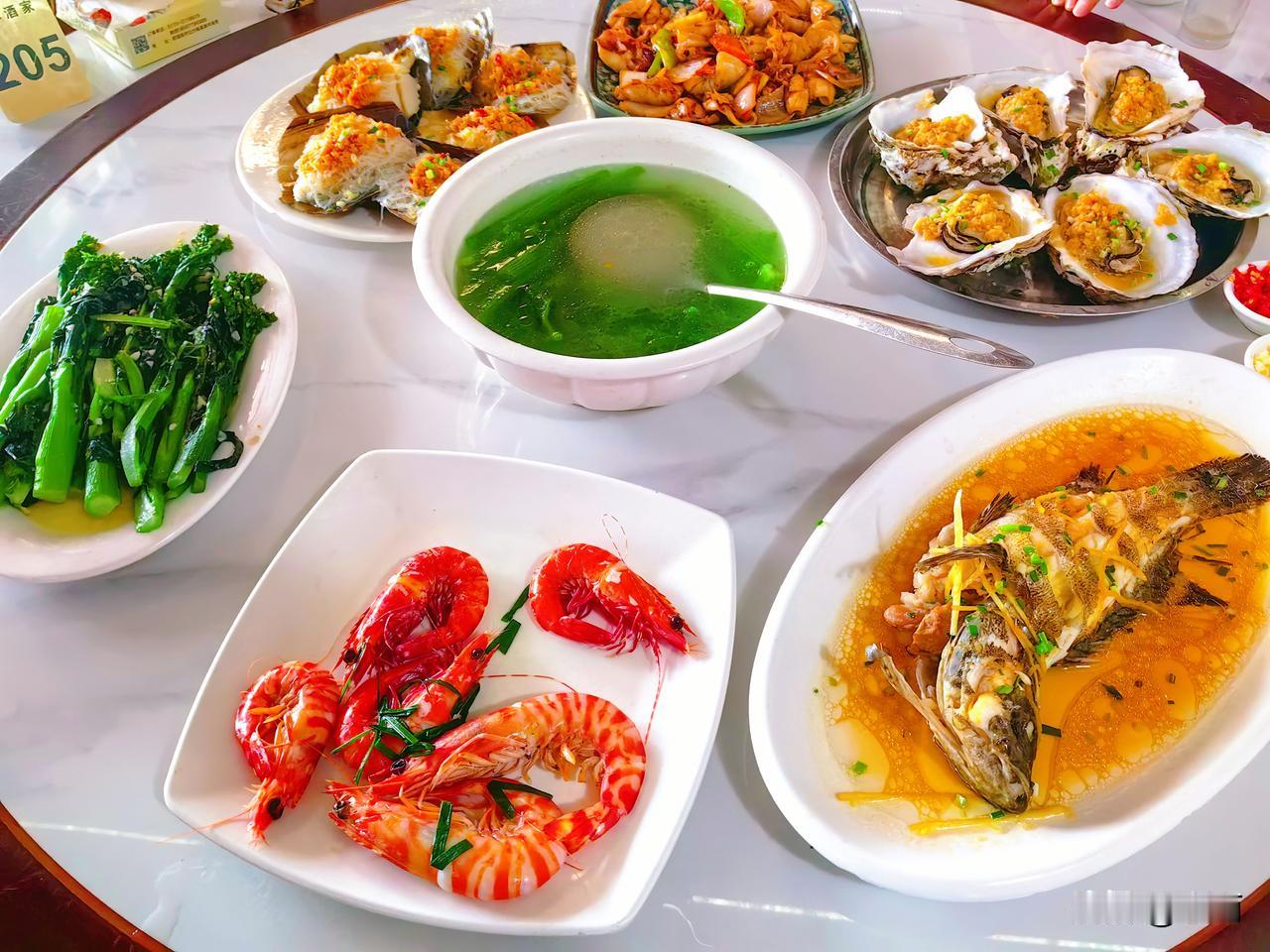 中老年人，把一日三餐吃对很重要，家常食材温和调养，安稳又踏实。
 
咱们大多数中