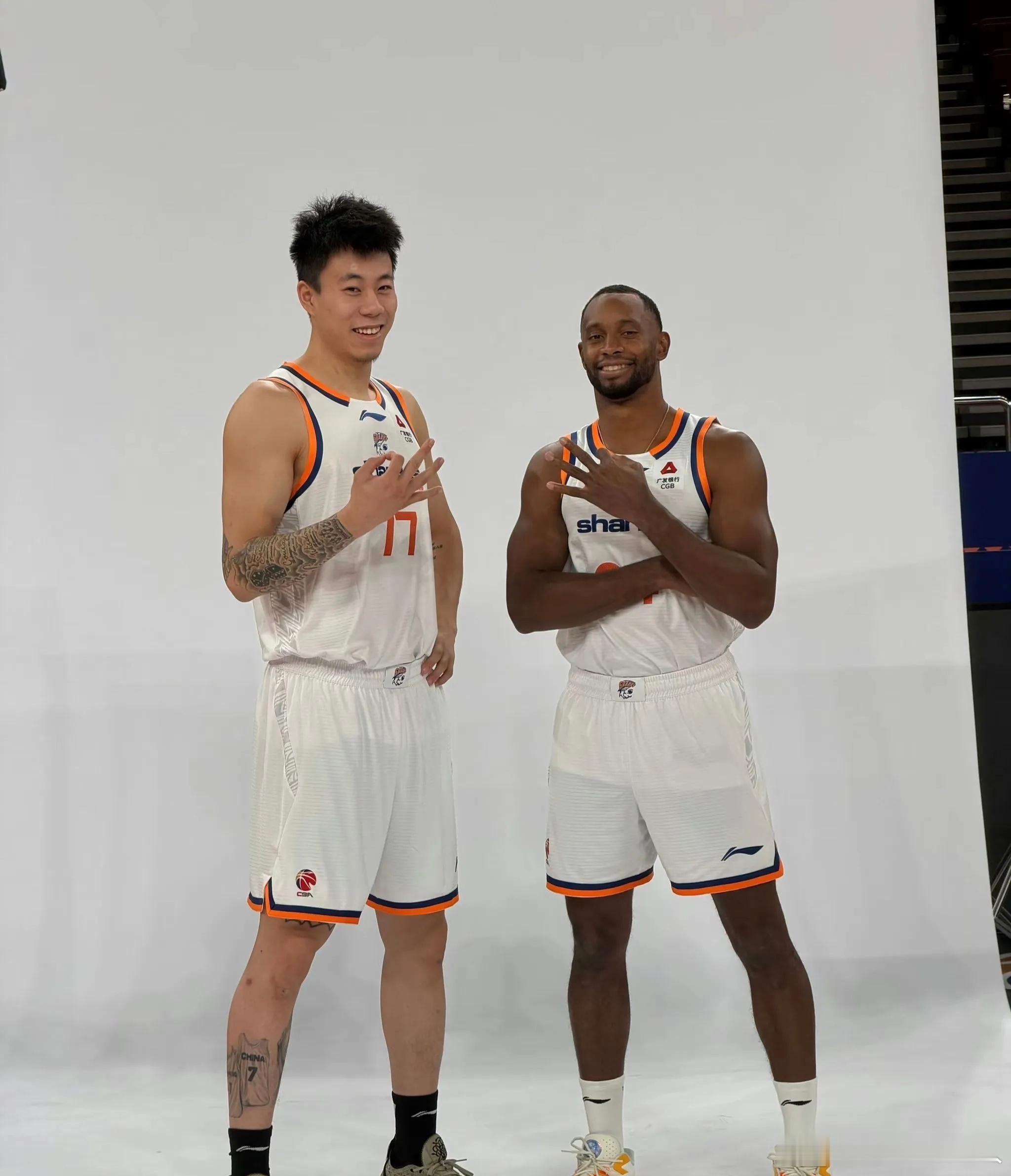 上海球迷天天骂辽宁球员，看不上辽宁。最后发现还是得靠从辽宁买的人赢球。不想要可以