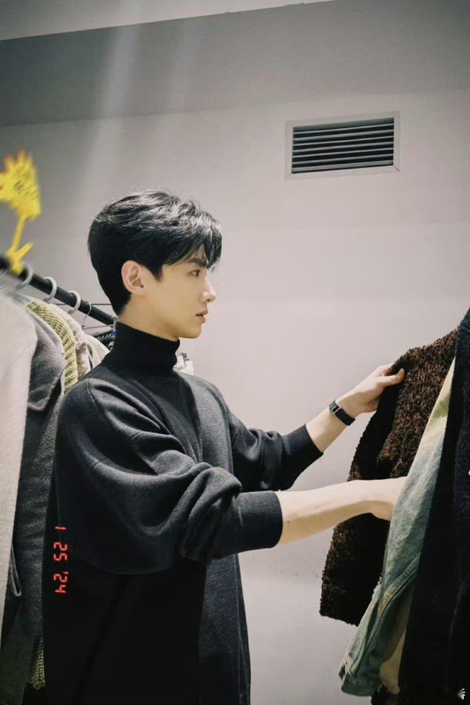 白敬亭章若楠难哄口碑  好看好看，光影也很有氛围 开集小白一句旁白真的很哇 小白