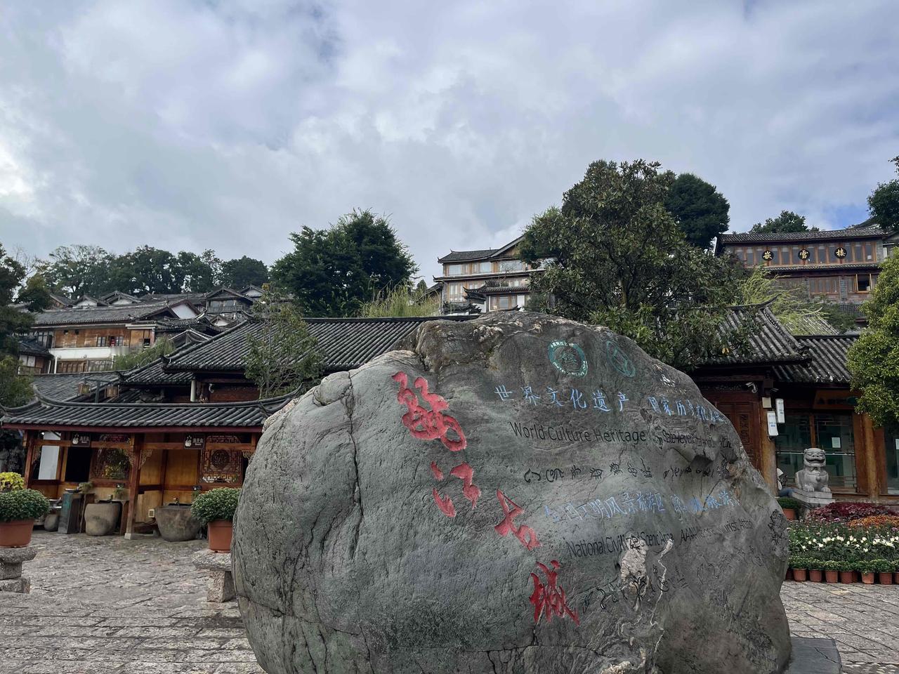 今天是我们市场反弹的第二天，也是我们必须撤退的日子，无论对错都必须撤退，因为后面