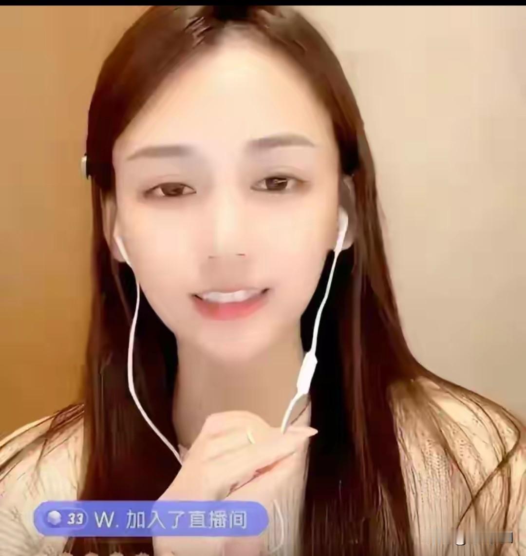 现在网上吵的沸沸扬扬的魏莹和榜一大哥的事，其实这事多好解决，大家可以想一下，一个