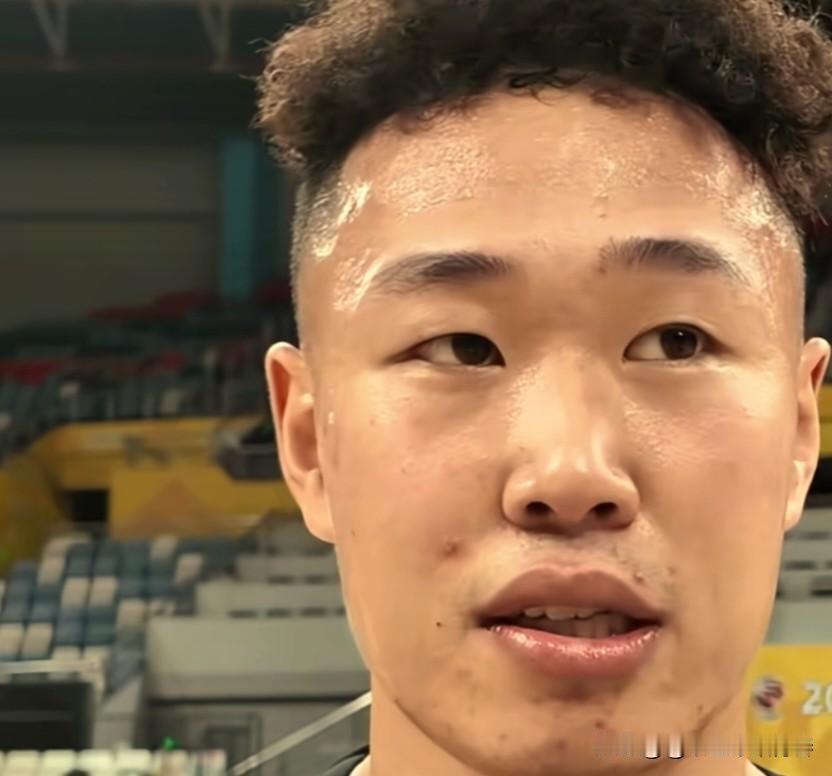 贺希宁谈:揭幕战客场挑战上海大鲨鱼:

这场新赛季的揭幕战，谁都想赢下胜利，为新