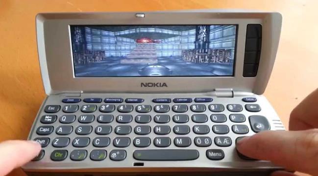 2001年的诺基亚9210：比苹果早6年，却输给了时代
如果告诉你，2001年就