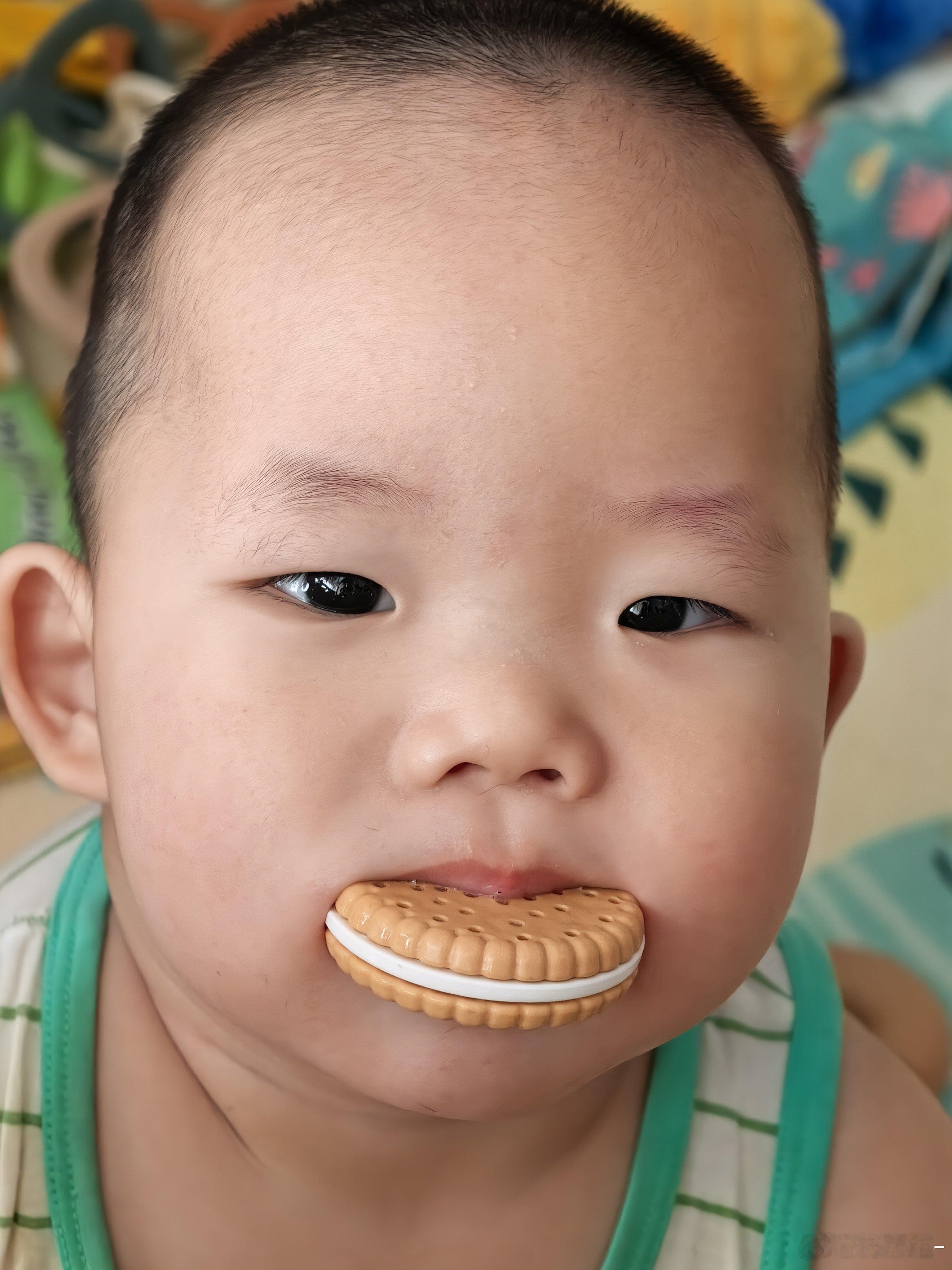 回天津了生物钟还是武汉的，半夜睡 早上9点起儿子每天早上5点左右就开机睡懒觉是绝