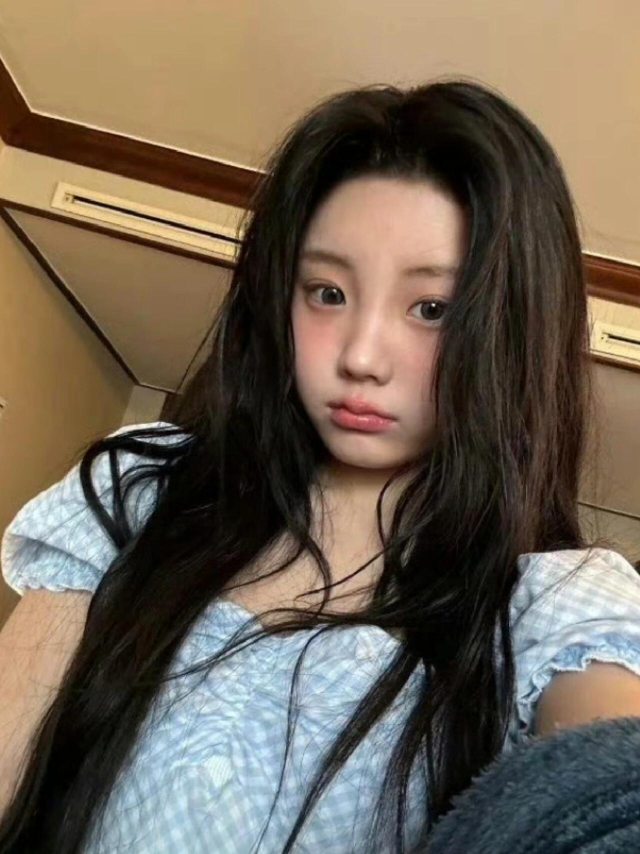 #女生头发疯长的6个方法# 看来发量不是越多越好，p4这种带有空气感的头发真是太