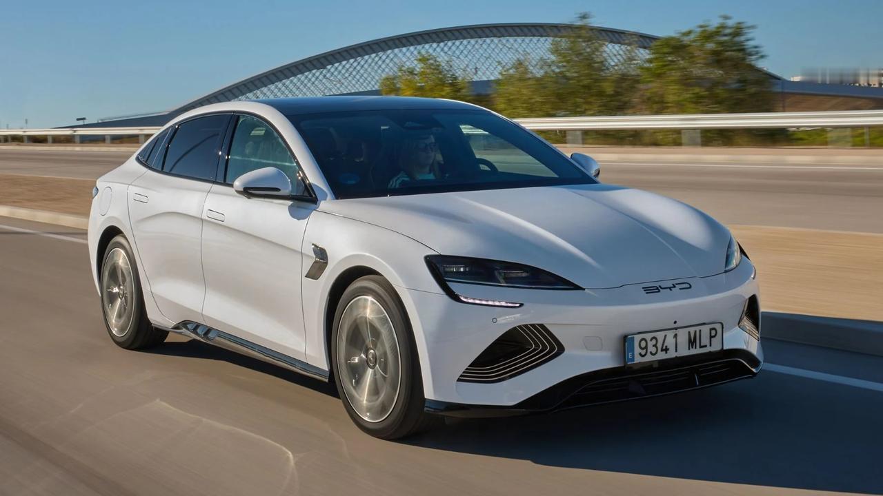 11月西班牙电动汽车销量榜前十
特斯拉Model 3销量1263辆，排名第一
第