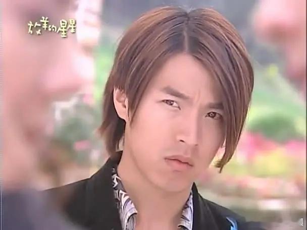 李威获刑1年10个月缓刑5年 据台媒，《放羊的星星》演员李威卷入的精舍杀人案宣判