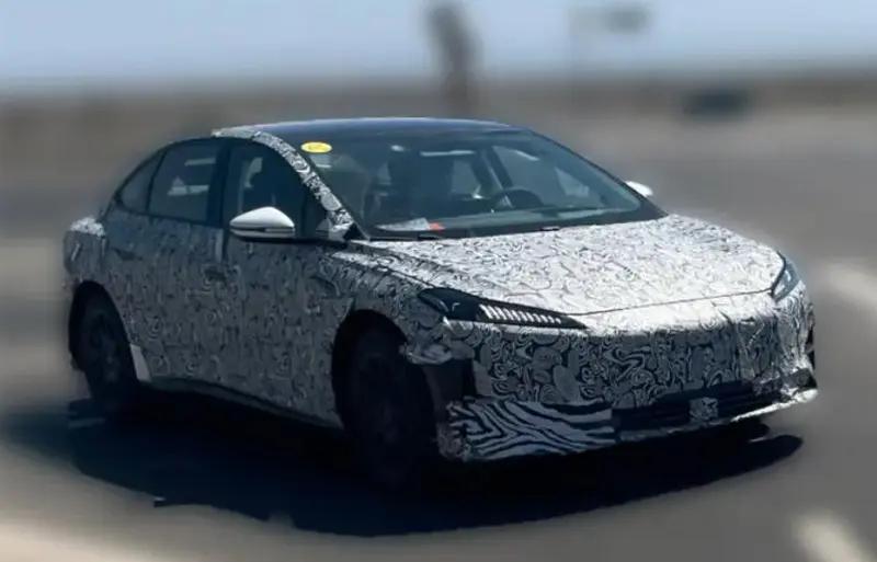 【红旗E009量产版谍照曝光 定位纯电中型车/有望明年10月投产】日前，我们从相