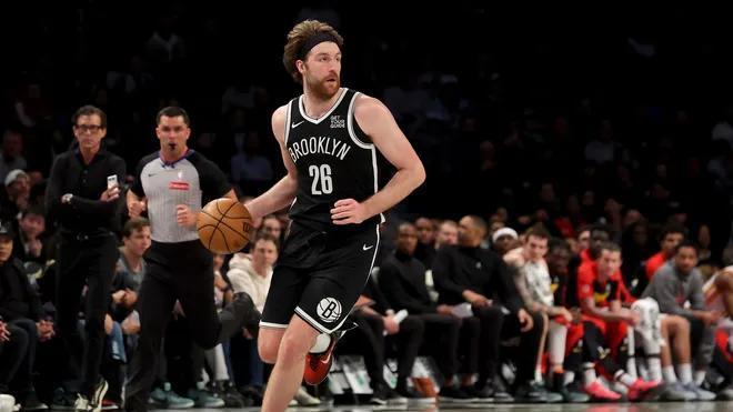 根据《ESPN》记者沙姆斯·查拉尼亚的报道，洛杉矶湖人队已与德鲁·蒂梅签订了一份