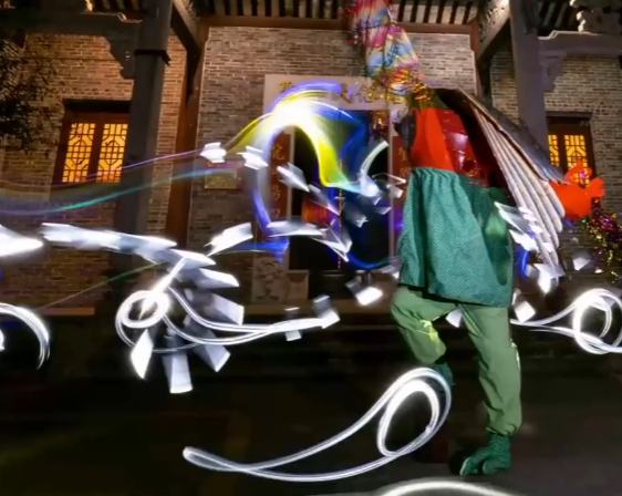 以为在乱画实则真有活中国短视频大会 真的惊掉下巴！看他拿着工具这儿比划那儿涂抹，