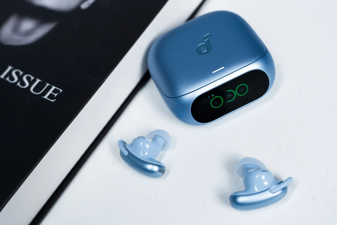 Anker 这款 Liberty 5 Pro 消噪耳机还挺有意思的，尤...