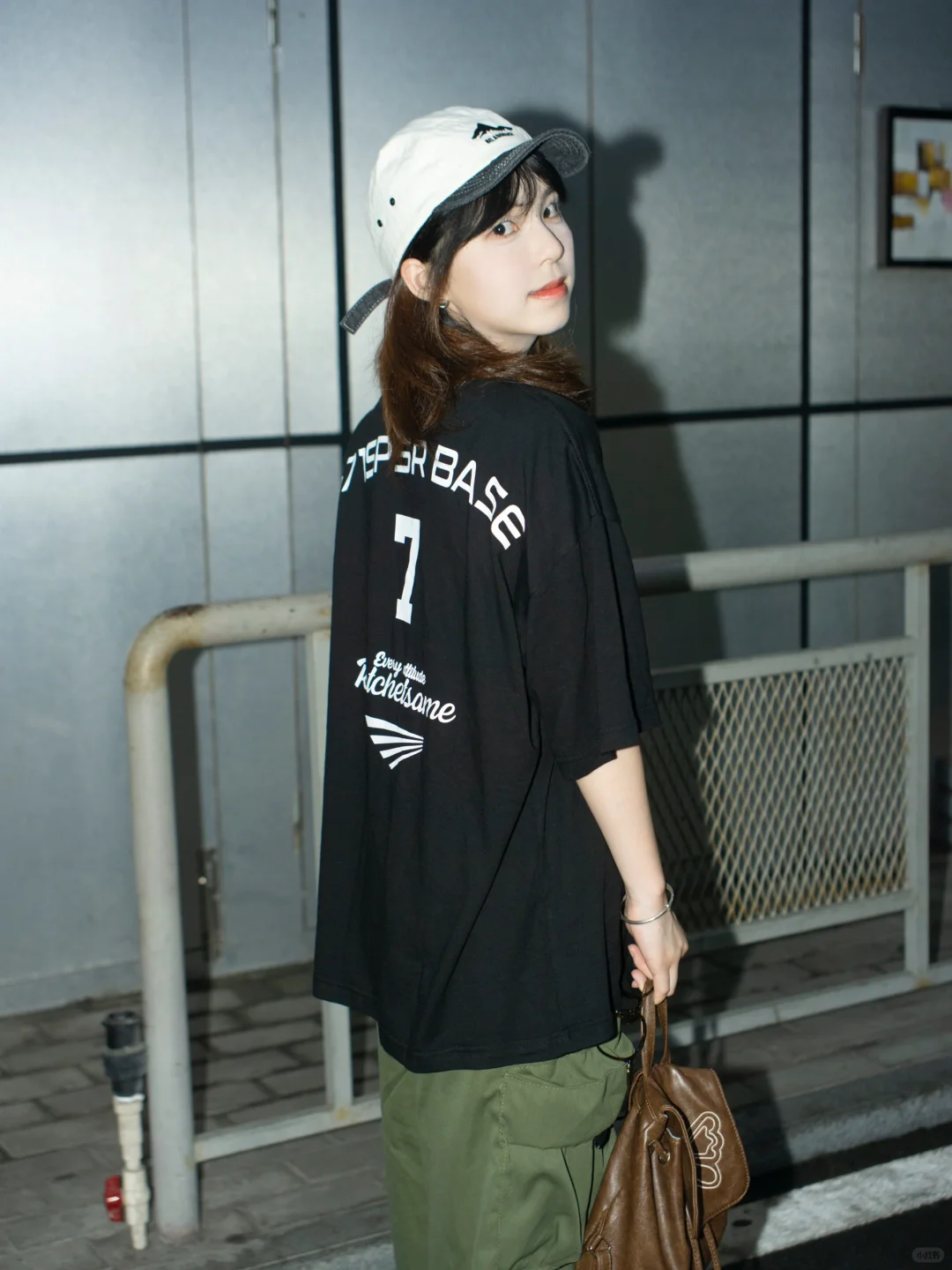 还是喜欢这个角度戴帽子