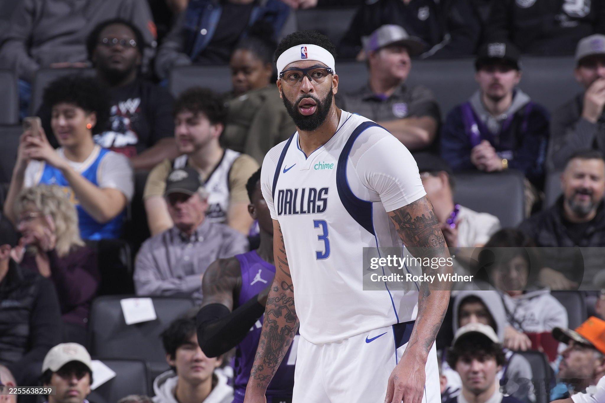 MFFL 来自Jake Fischer的消息。自从戴维斯￼因左手韧带损伤宣布至少