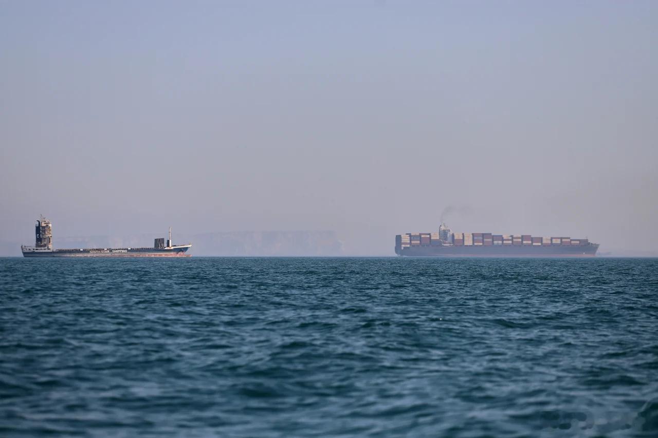 【伊朗称因黎巴嫩冲突而关闭霍尔木兹海峡】（CNN）海峡关闭：伊朗表示，为回应以色
