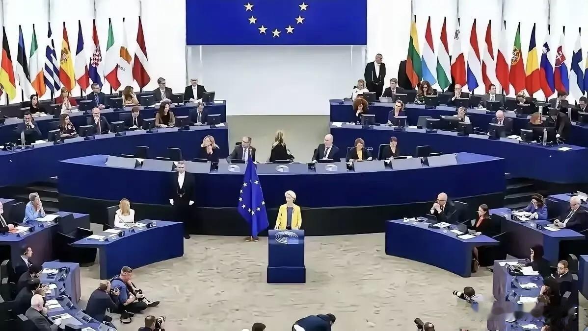 2025年12月19日，欧盟批准2026至2027年为乌克兰提供900亿欧元无息