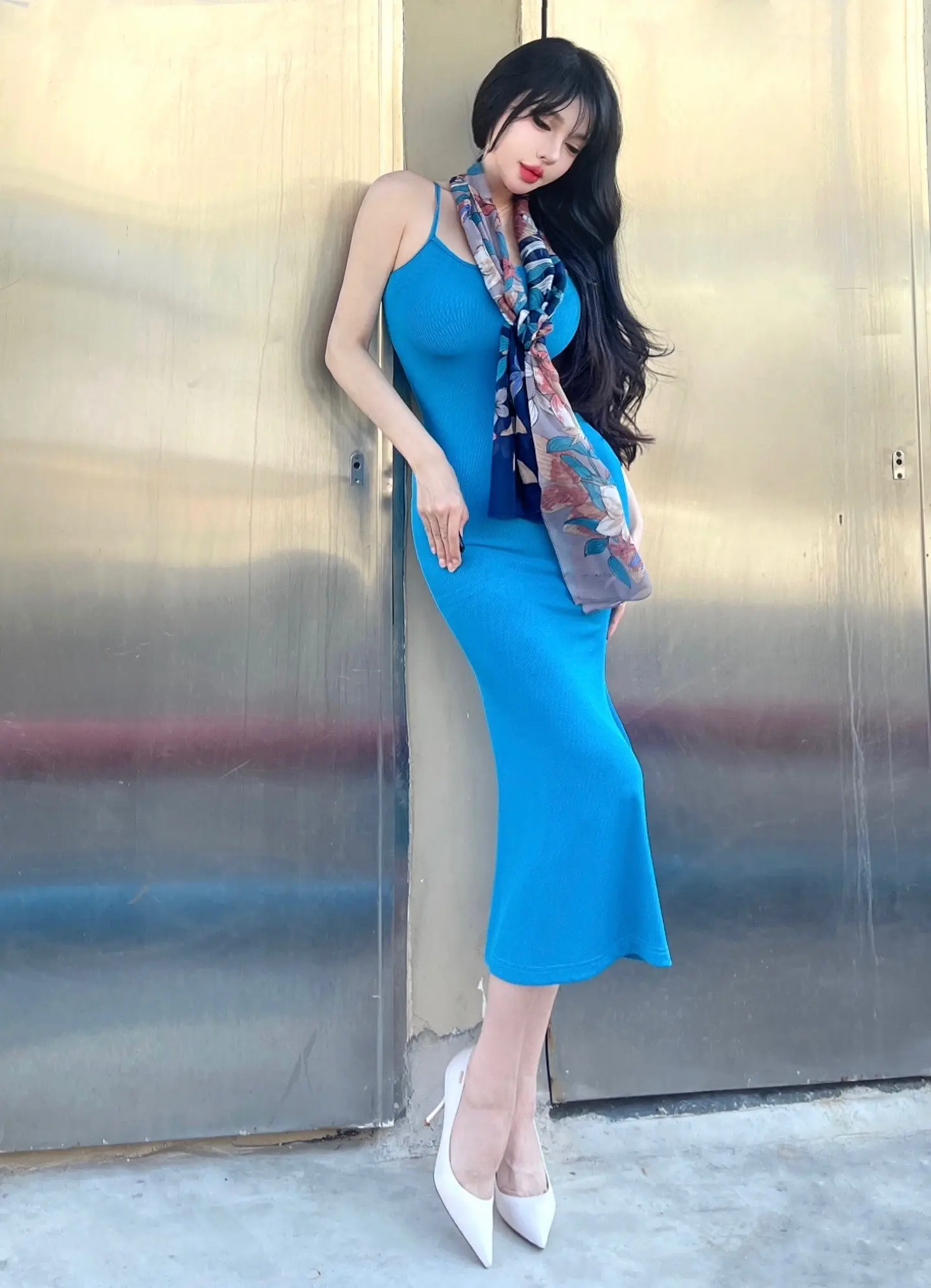 小妈裙👗。紧身小妈长裙配丝巾，裙子送老婆/女朋友，丝巾送妈妈/岳母。老婆开心家庭幸福🫸🏻