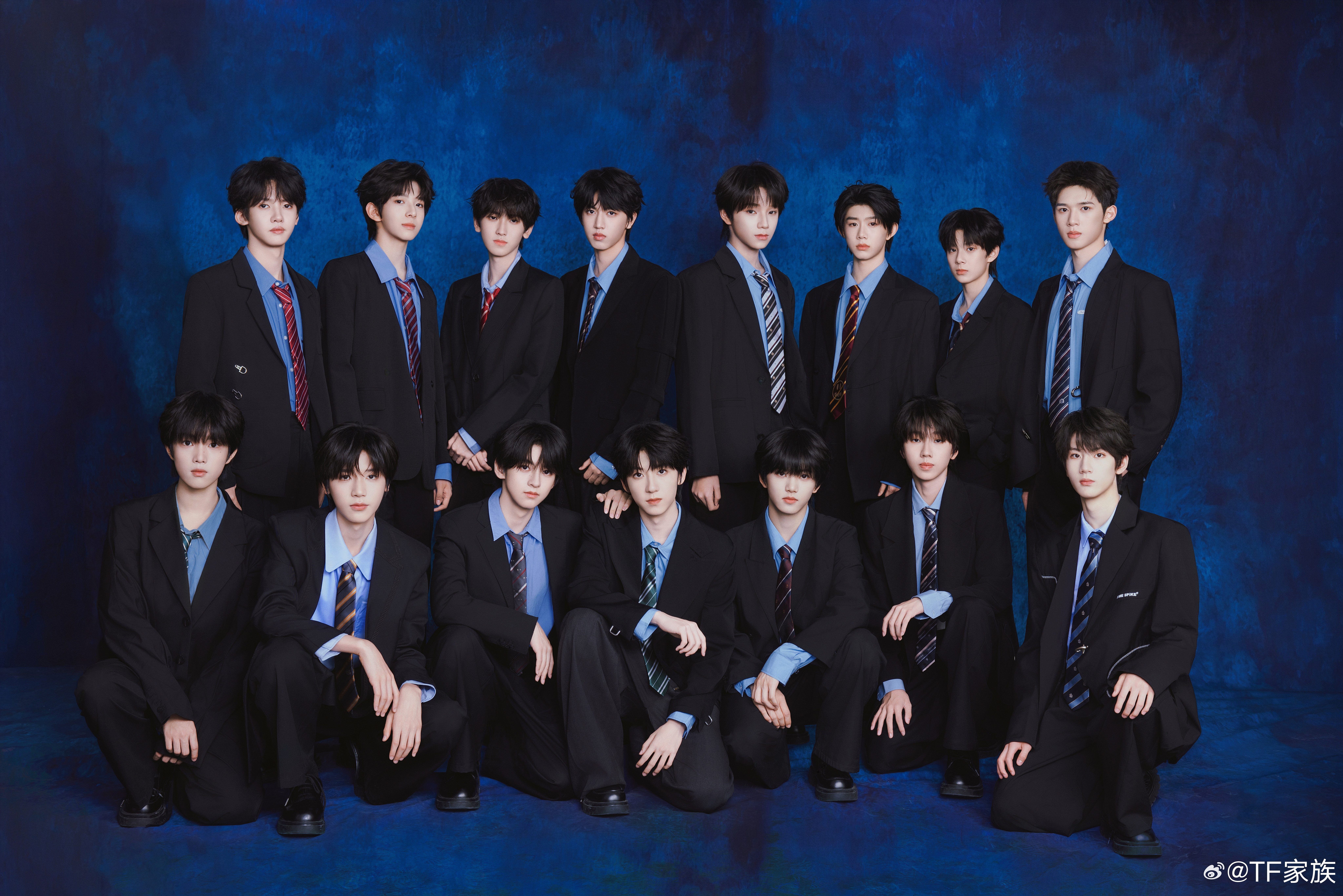 TF家族四代练习生2026全新证件照大合照📸官俊臣 张桂源 张函瑞 王橹杰 王
