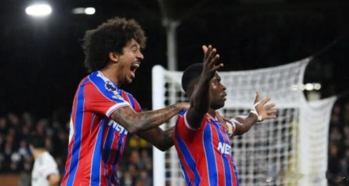 水晶宫跻身前四，这感觉既熟悉又陌生周六下午的克拉文农场球场，水晶宫2-1拿下了富