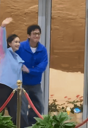 Angelababy｜邓超姐姐和超哥也太可爱了，姐姐带着超哥一起饭撒，超哥会叫姐