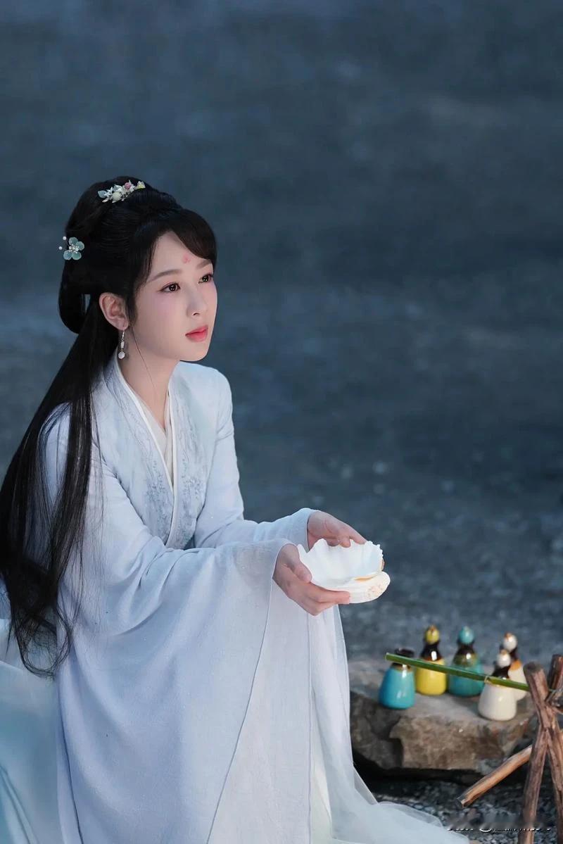 #《长相思》中你钟情于谁？#

涂山璟就是一个不求回报的谦谦君子，因为三哥的伤害