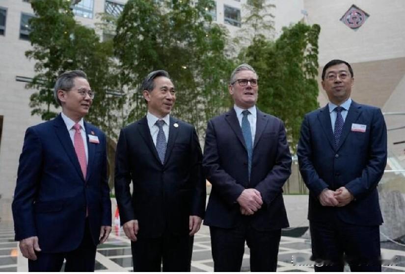 英国首相克尔・斯塔默抵达中国金融中心上海，试图为英国公司在这个世界第二大经济体创