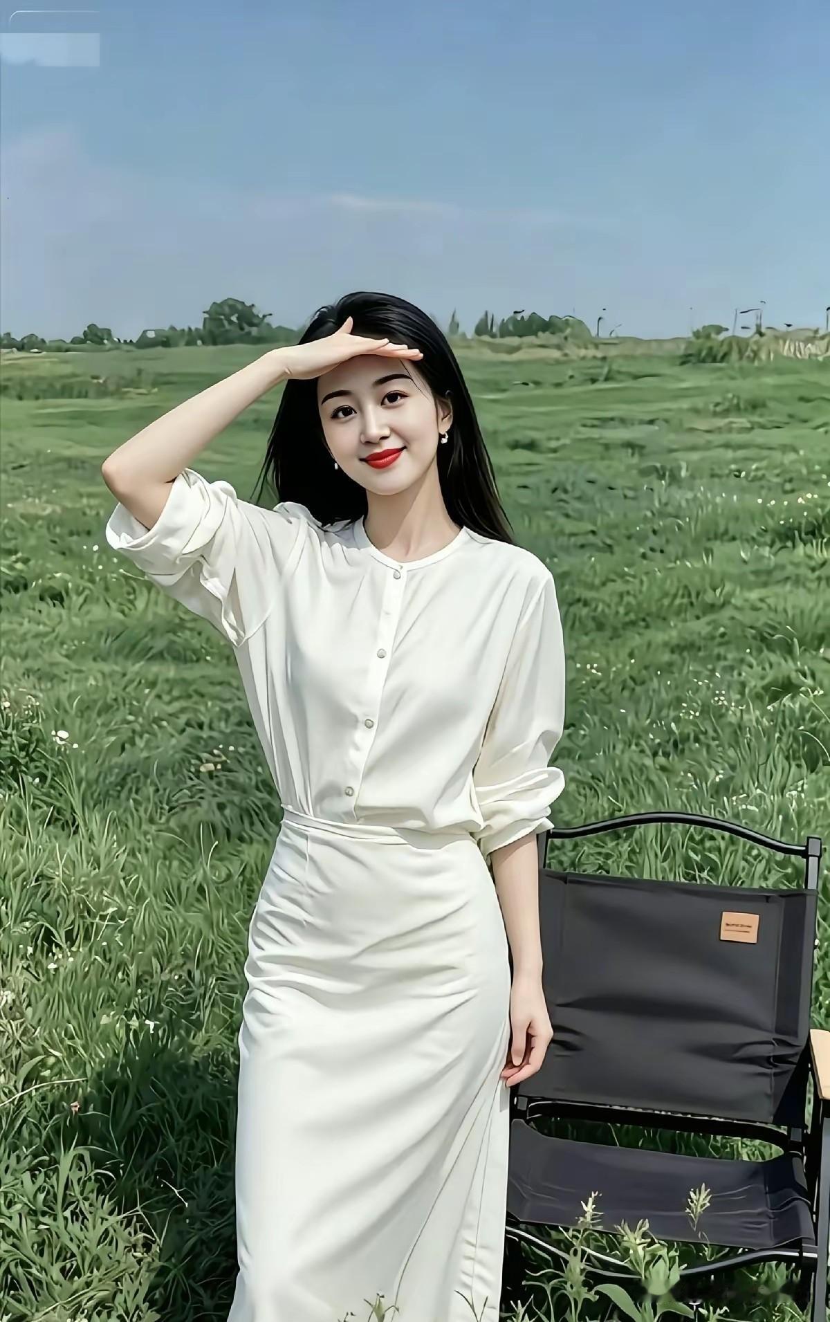 《俗缘》

文/识途的黑马

海誓山盟伴风逝，
真情暗蕴藏假意。
休言婚事添压力
