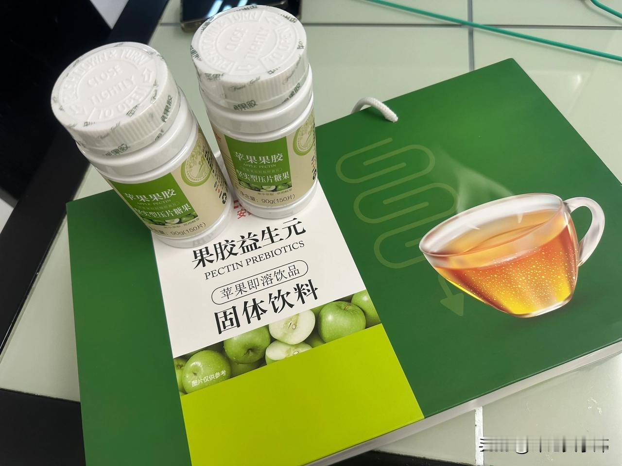 名人长寿的方法
多年前，一位著名的退休相声演员早晨起来上厕所，半天没有出来，原来