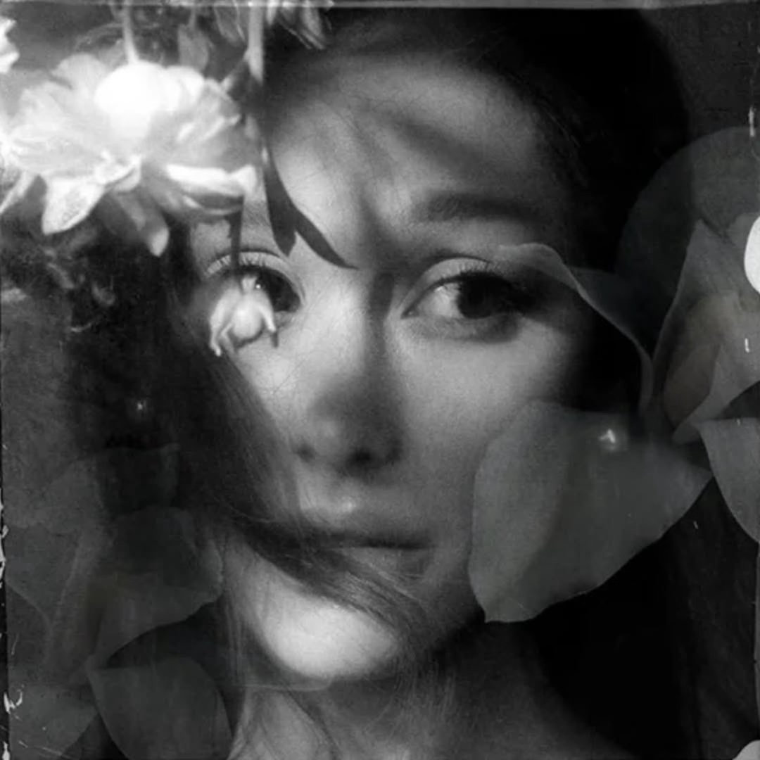 ArianaGrande  Ariana Grande新专辑「petal」12首