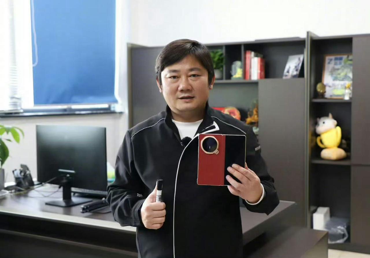 荣耀和张雪机车合作，不知道以后会不会搞一个摩托模式，给骑手专门定制导航功能，外卖