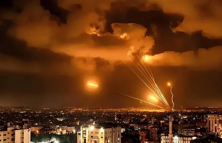 深度解析：伊朗单弹穿防不是运气，而是一套完整的战场战略！2月28日夜间的美伊军事