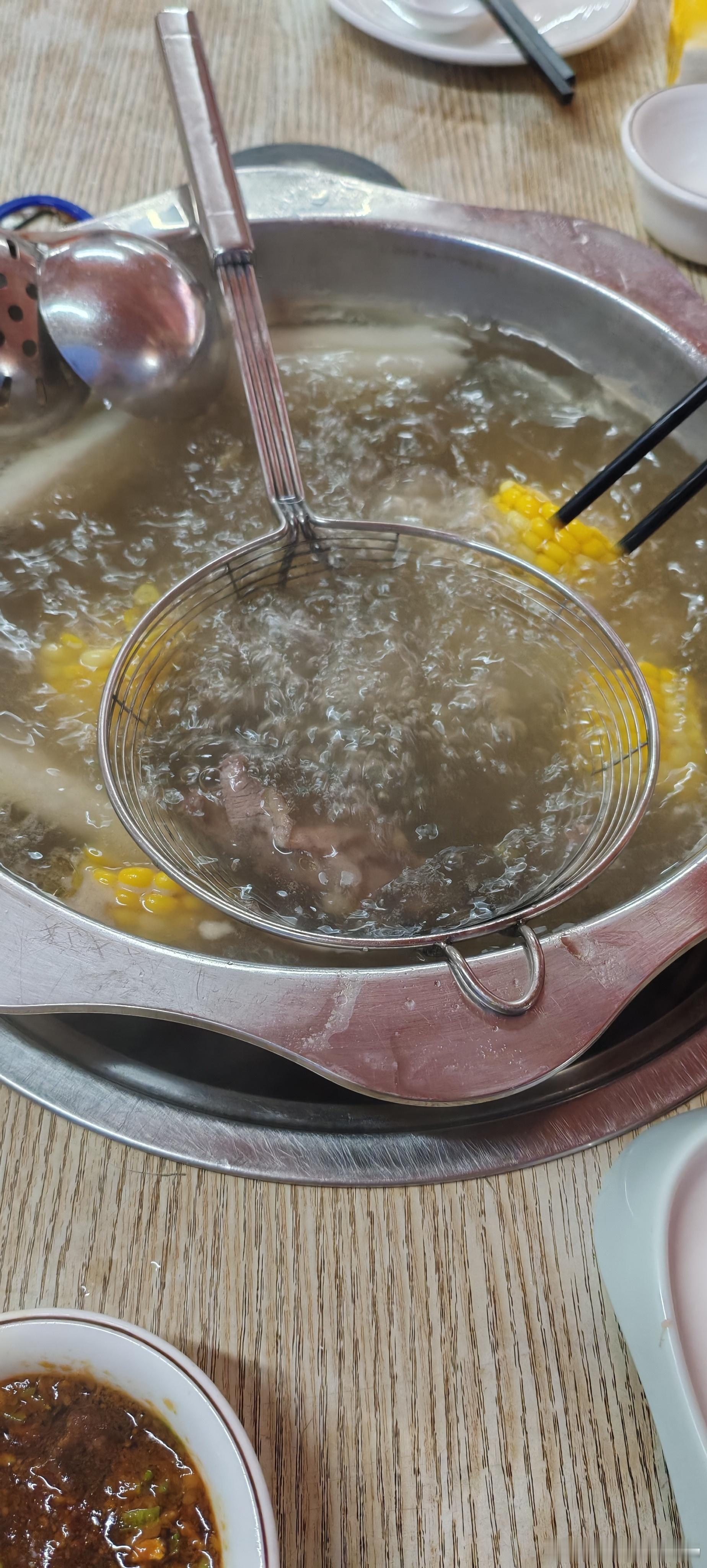 原汁原味的牛肉火锅才是我的最爱。 