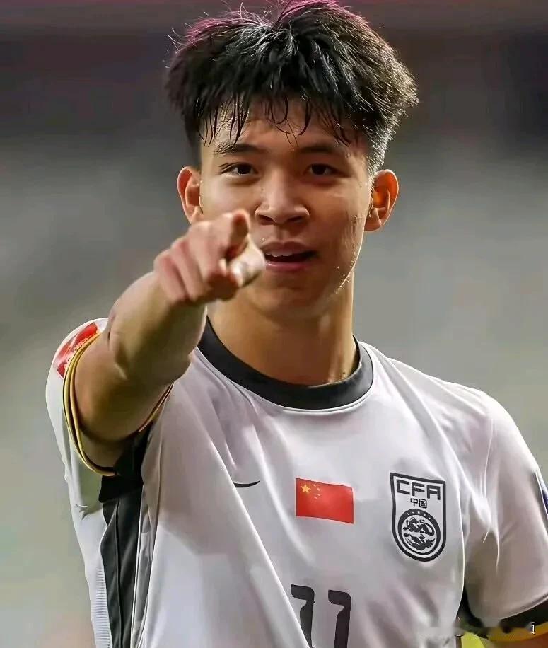 王钰栋拒德甲合同：为出场与薪资无奈留中超

19岁新星王钰栋拒绝德甲门兴格拉德巴