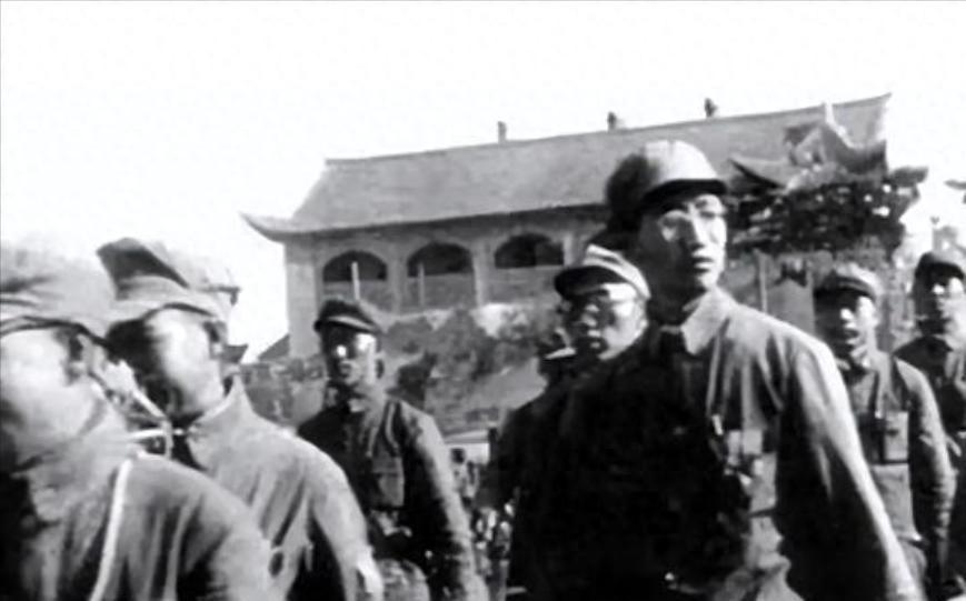 徐向前得知中学同学被俘后，追问其是否想为蒋介石自杀，如果真的想可以成全你吗？
1